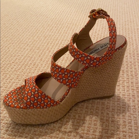 Steve Madden patterned wedges - Picture 4 of 5